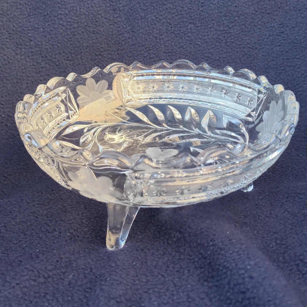 Elegant vintage Cut glass footed bowl, floral design, scalloped edge